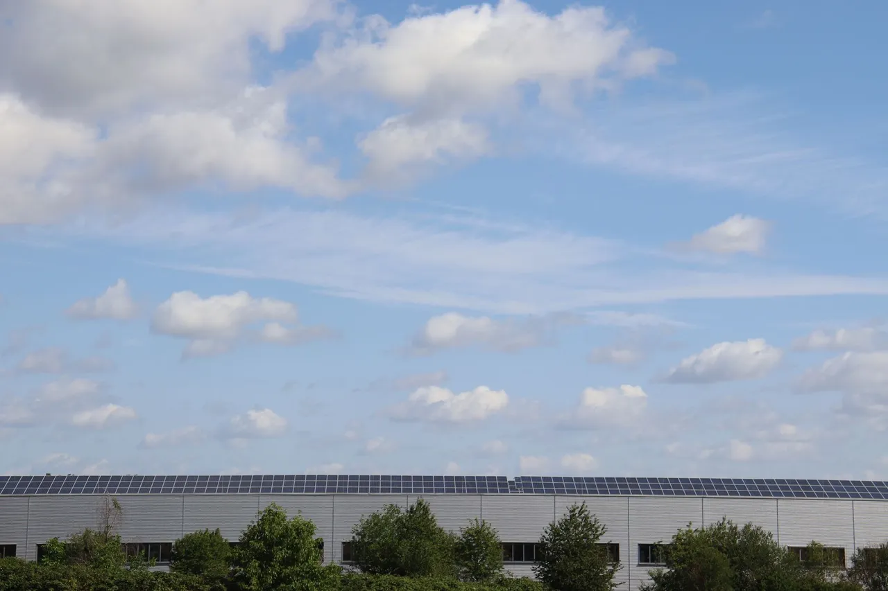 Photovoltaik-Anlage auf dem Werksdach